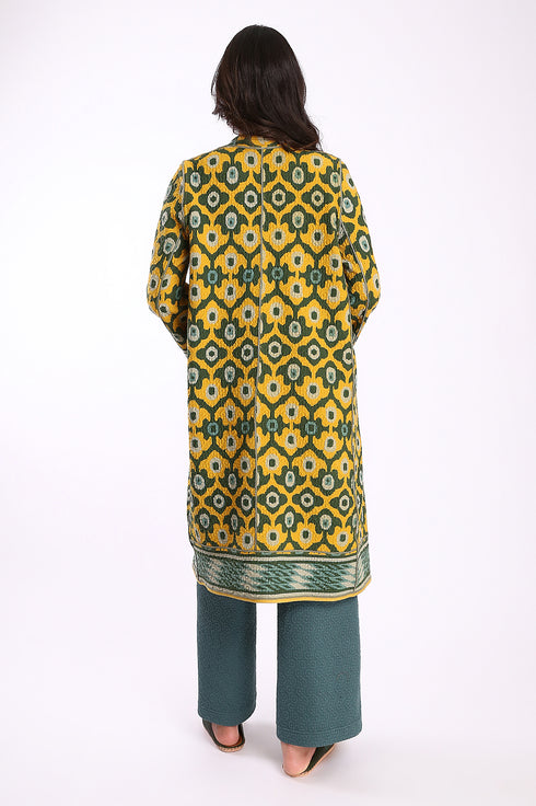 Midi coat  with v-neckline and pockets